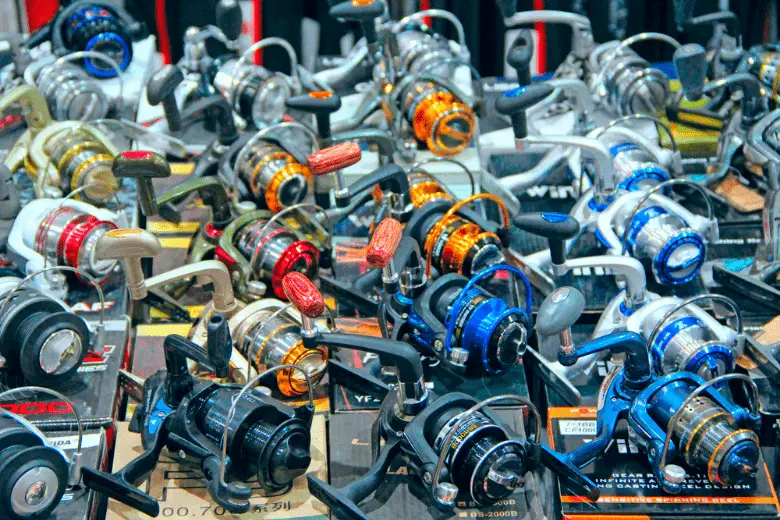 Many fishing reels presented at exhibition